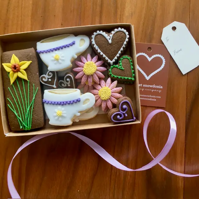 Teacups & Flowers (hand-iced biscuits)