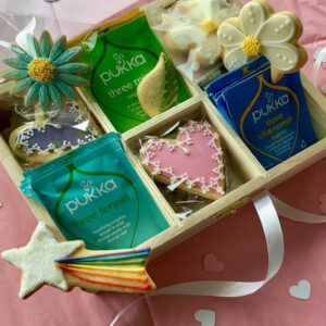 Bamboo tea box with biscuits