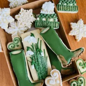 winter walk biscuit gift box