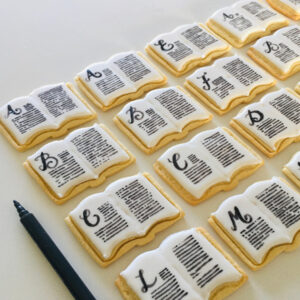 Book biscuits vanilla