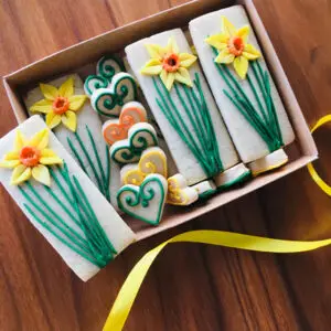 Daffodils Gift Box (hand-iced biscuits)
