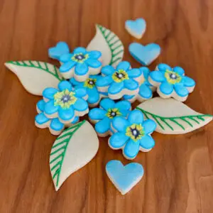 Forget-me-nots (hand-iced biscuits)