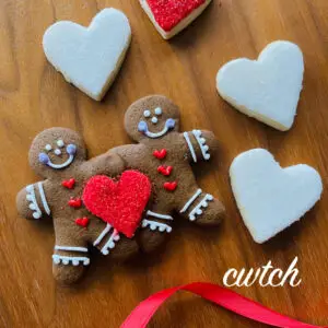Gingerbread Couple (cwtch) (hand-iced biscuits)