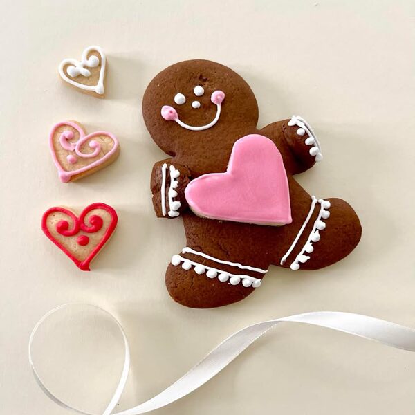 Gingerbread HUG large hear letterbox biscuit