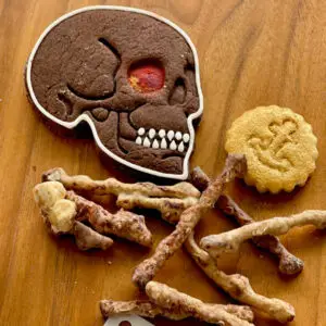 Pirate skull chocolate biscuit