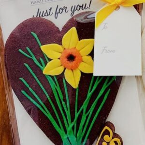 Daffodil heart biscuit