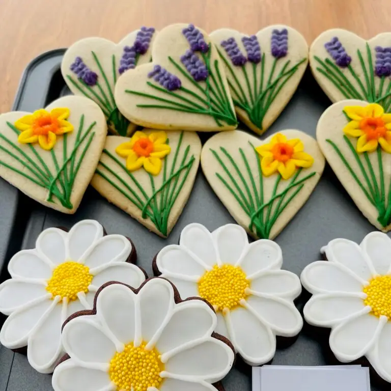 Flower theme wedding favour biscuits