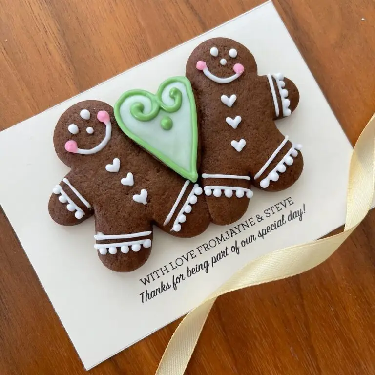 gingerbread couple wedding favour biscuit
